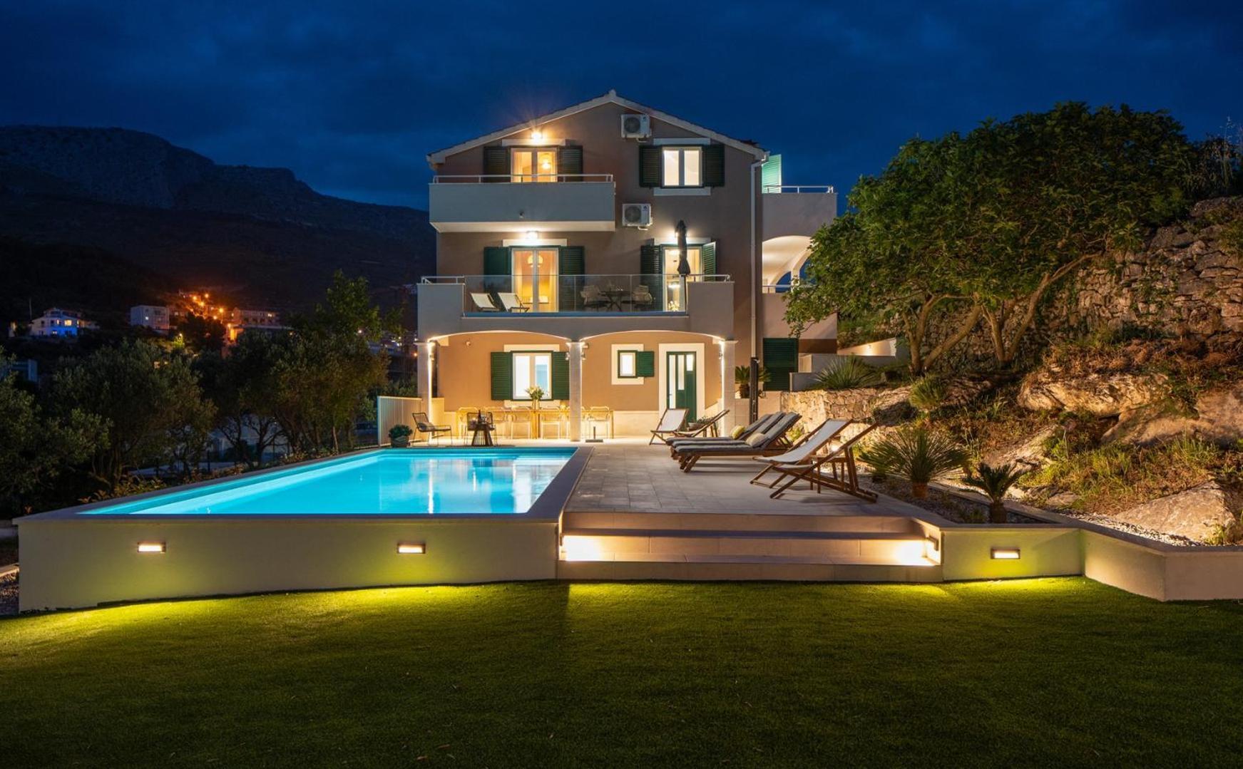 New! Villa Mamma Mia, A 6-Bedroom Property With 40Sqm Pool Podstrana Kültér fotó