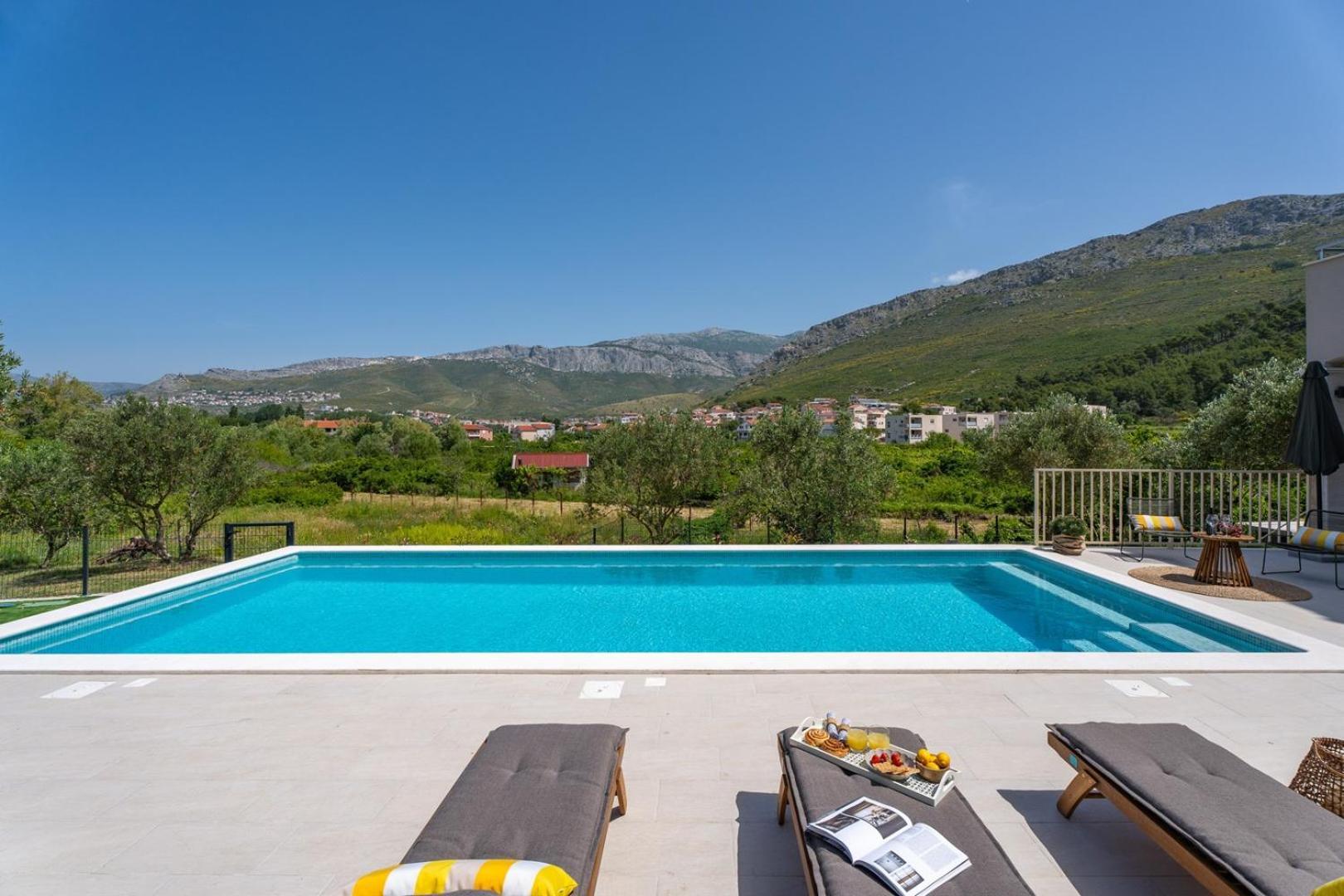 New! Villa Mamma Mia, A 6-Bedroom Property With 40Sqm Pool Podstrana Kültér fotó